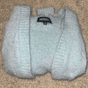 size M, in good condition, never worn.